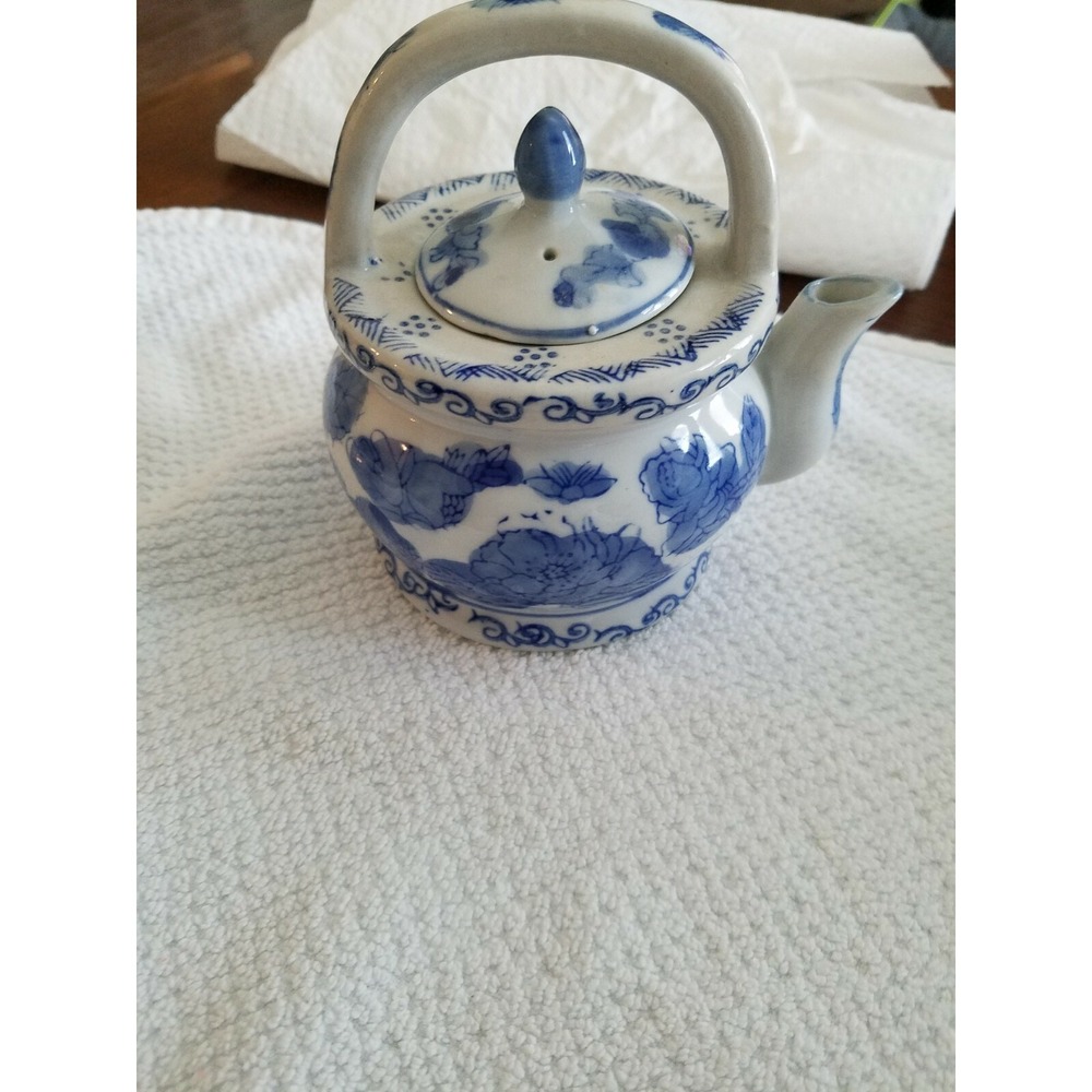 Miniature  Blue and White Porcelain Teapot‎